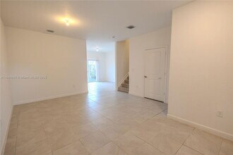 12587 NW 23rd Pl in Miami, FL - Building Photo - Building Photo