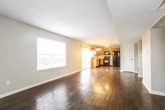 2718 Rothe Ln in Indianapolis, IN - Building Photo - Building Photo