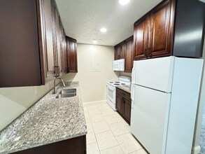 5100 Emerald Dr in Lincoln, NE - Building Photo - Building Photo