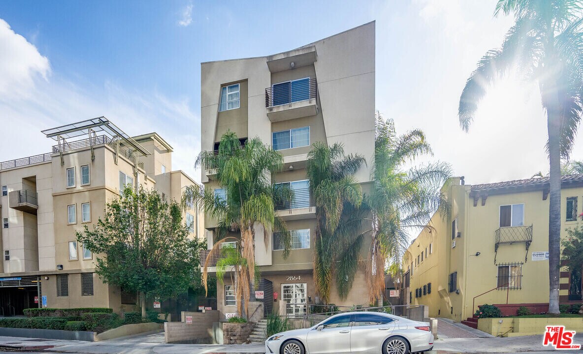 2864 Sunset Pl in Los Angeles, CA - Building Photo