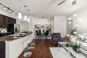 19000 Crescent Springs Dr in Houston, TX - Building Photo - Building Photo