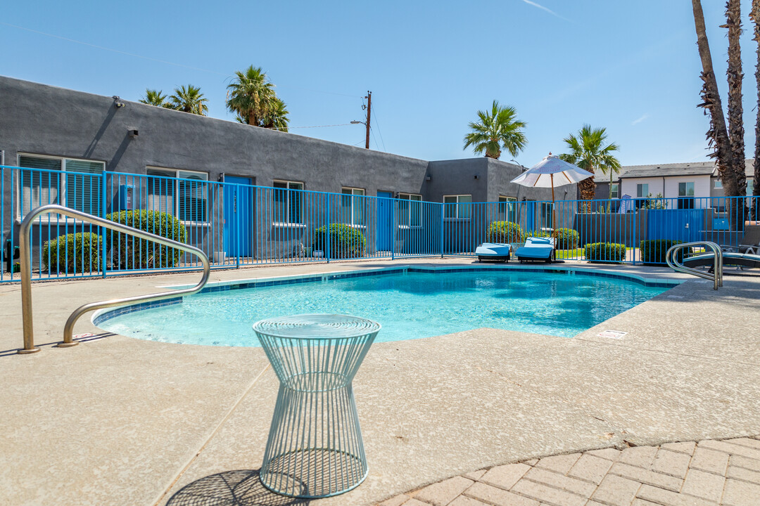 Orinoco Apartments in Phoenix, AZ - Building Photo