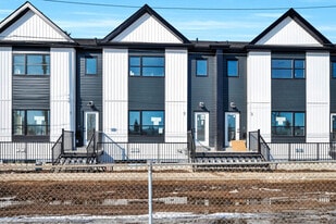 6166 Stinson Way NW in Edmonton, AB - Building Photo