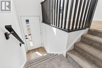 70 Kenesky Dr in Hamilton, ON - Building Photo - Building Photo