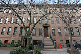 41 Charles St in New York, NY - Building Photo - Building Photo