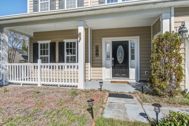 156 Red Leaf Blvd in Moncks Corner, SC - Foto de edificio - Building Photo