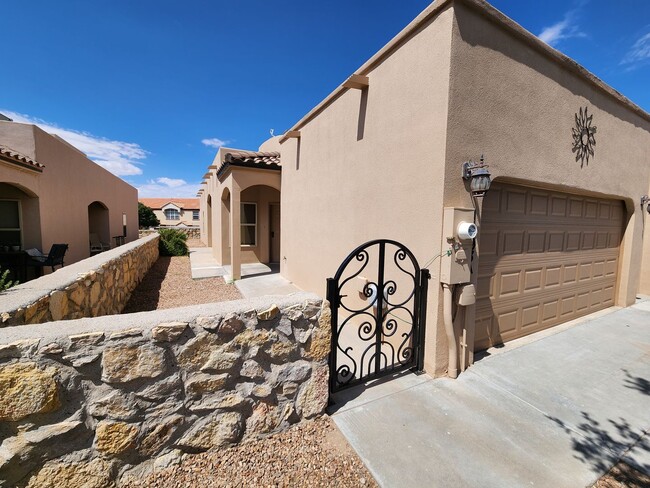 1293 Mission Nuevo Dr in Las Cruces, NM - Building Photo - Building Photo