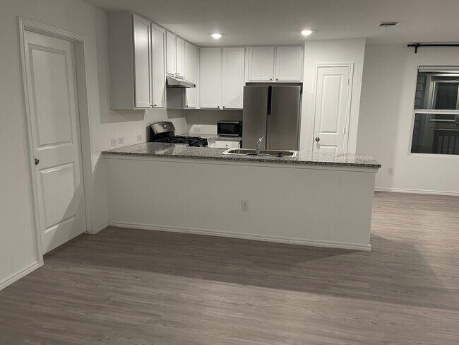 4127 Cove Fls in San Antonio, TX - Building Photo - Building Photo