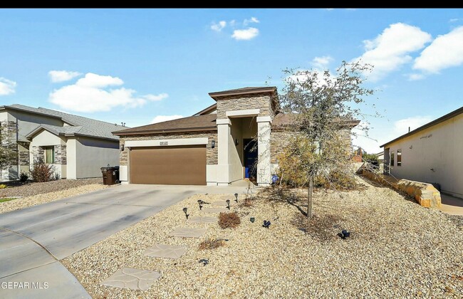 property at 914 Cobalt Hl Ave