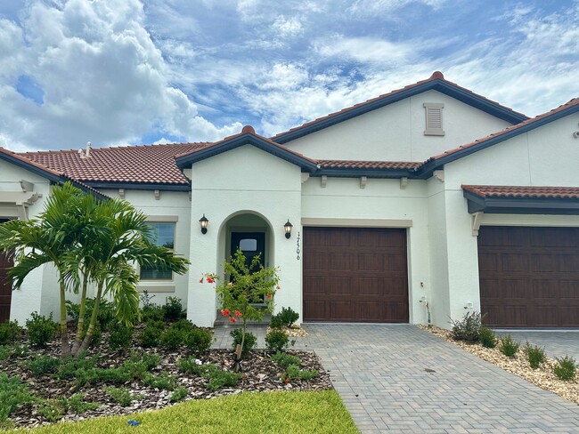 17506 Holly Wl Ave in Wimauma, FL - Building Photo - Building Photo
