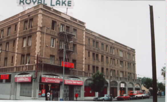 Royal Lake Apartments in Los Angeles, CA - Building Photo - Building Photo