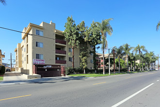 About Ross Tower Apartments in Santa Ana, CA - Building Photo - Building Photo