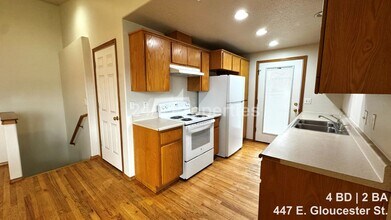 445 E Gloucester St in Gladstone, OR - Building Photo - Building Photo