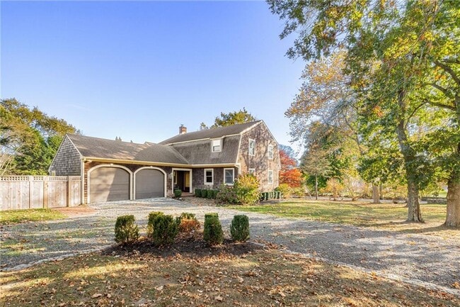 138 Carroll Ave in Newport, RI - Building Photo - Building Photo