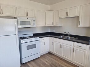 4507 Clairemont Dr in San Diego, CA - Building Photo - Building Photo