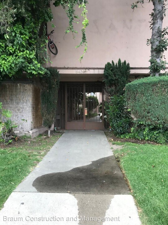 5433 Sepulveda Blvd in Los Angeles, CA - Building Photo