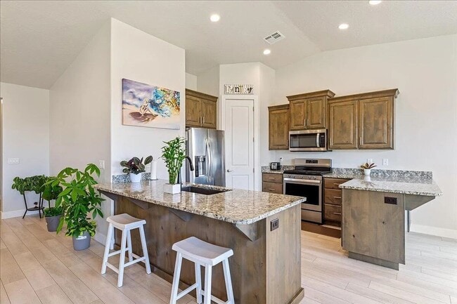 227 W White Pearl Dr in Washington, UT - Building Photo - Building Photo