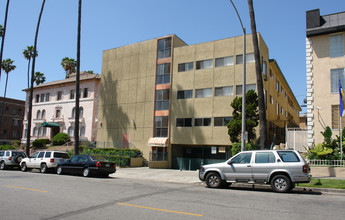 345 South Kenmore Avenue in Los Angeles, CA - Building Photo - Building Photo