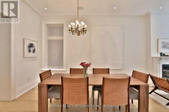 305 Crawford St in Toronto, ON - Building Photo - Building Photo