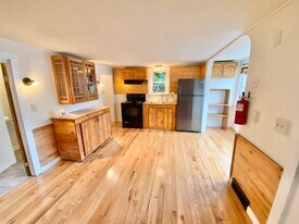 132 N Champlain St in Burlington, VT - Building Photo