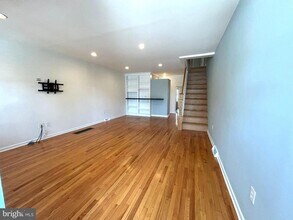 209 Hermit St in Philadelphia, PA - Building Photo - Building Photo