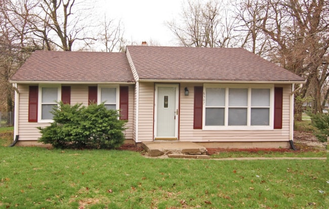 property at 6507 N Tremont St