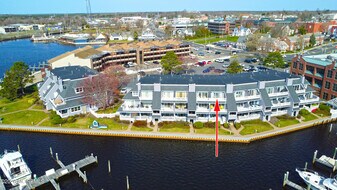 210 Spinnakers Cv in Toms River, NJ - Building Photo