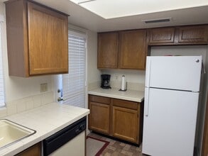 5518 E Lindstrom Ln in Mesa, AZ - Building Photo - Building Photo