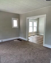 5621 Prosser Ave in Cincinnati, OH - Building Photo - Building Photo