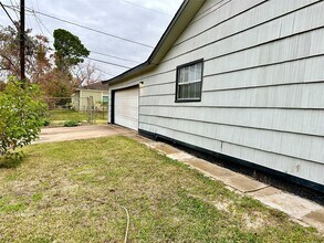9401 Sierra Dr in Houston, TX - Building Photo - Building Photo