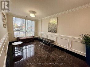 353 Commissioners Rd W in London, ON - Building Photo - Building Photo