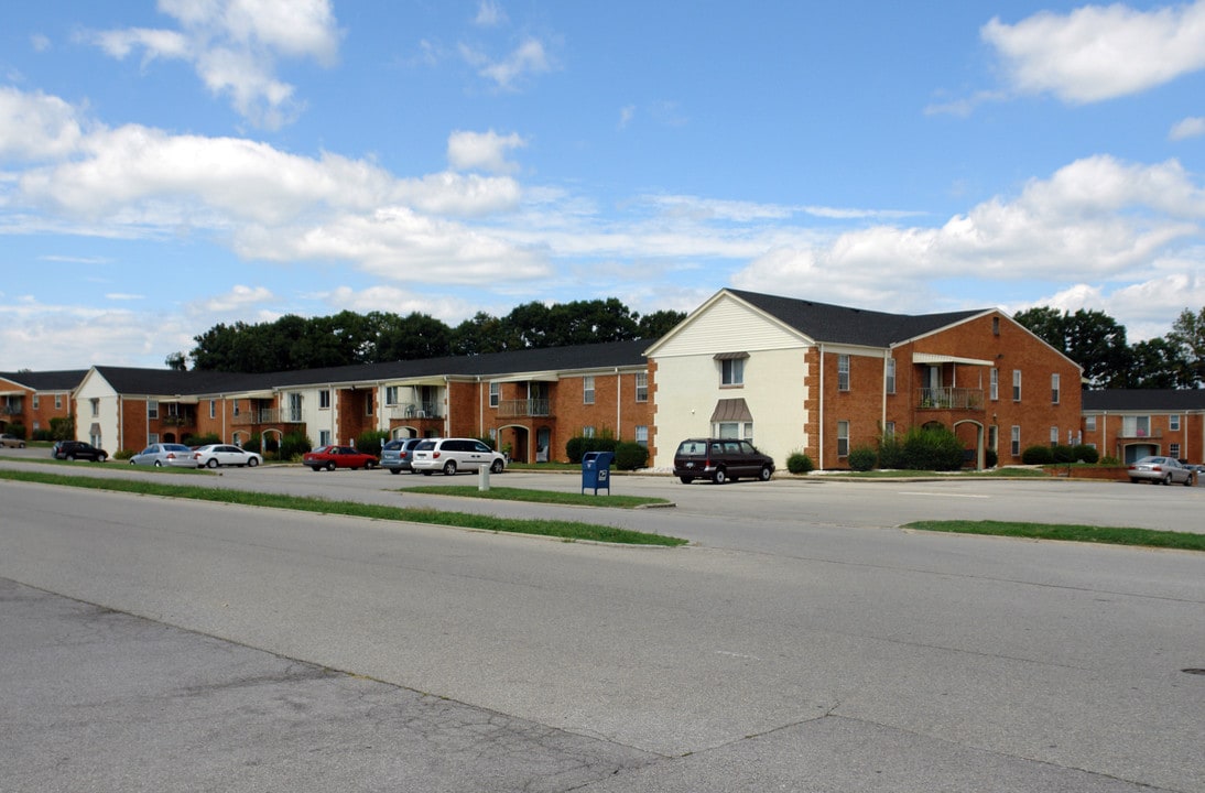 Chateau Riviera Apartments in Salem, VA - Foto de edificio