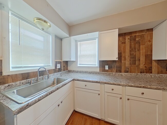 1633 Veronica Ave in St. Louis, MO - Building Photo - Building Photo