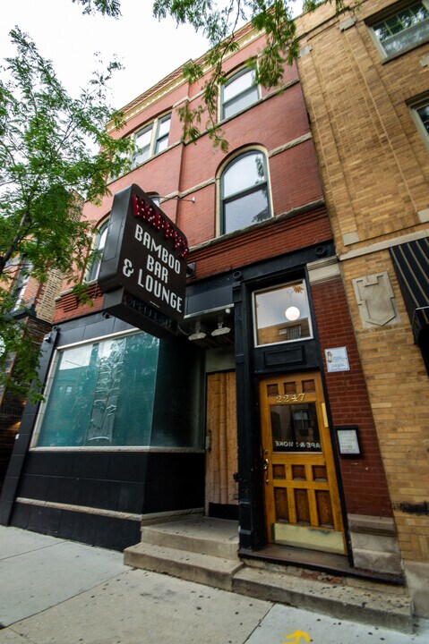 2247 N Lincoln Ave in Chicago, IL - Building Photo