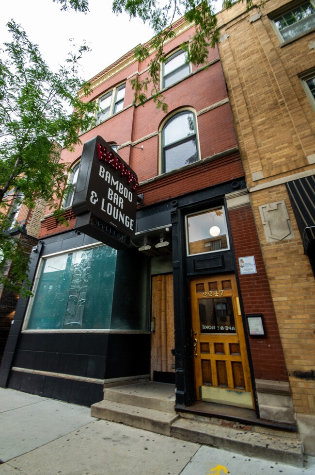 2247 N Lincoln Ave, Unit 3