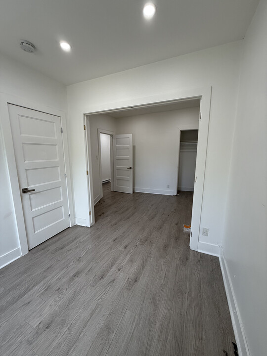 5943 Hamilton Rue in Montréal, QC - Building Photo