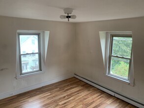 146 Allston St, Unit 3 in Cambridge, MA - Building Photo - Building Photo