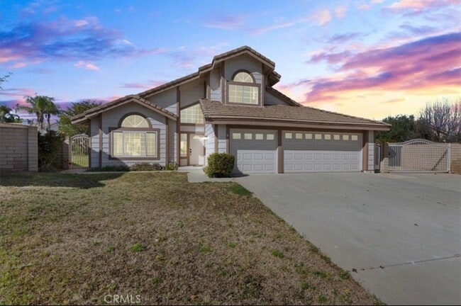 property at 120 Sandpoint Ln