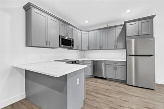 533 Greenwich St in Hempstead, NY - Building Photo - Building Photo