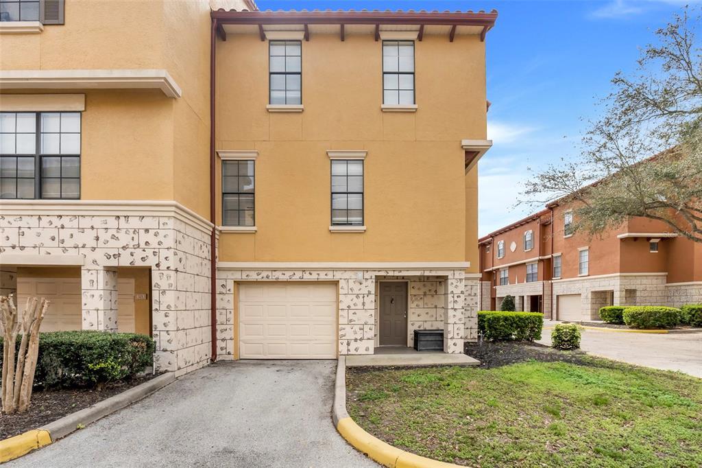 6119 Metrowest Blvd in Orlando, FL - Foto de edificio