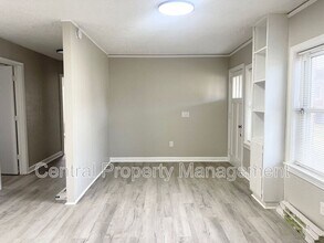 904 E Georgia Rd in Simpsonville, SC - Building Photo - Building Photo