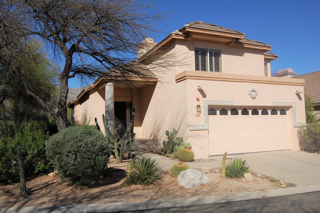 4049 E Via Del Mirlillo in Tucson, AZ - Building Photo