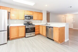 7905 Odysseus Ave in Las Vegas, NV - Building Photo - Building Photo