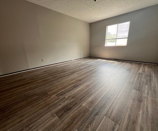 property at 106 West Paradise Street