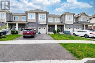 81 Pettitt Dr in Guelph, ON - Building Photo