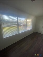 910 Fern Ln in Victoria, TX - Building Photo - Building Photo