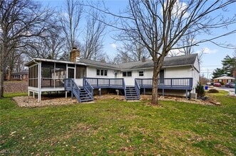 7429 Sylvan Dr, Unit B in Kent, OH - Foto de edificio - Building Photo