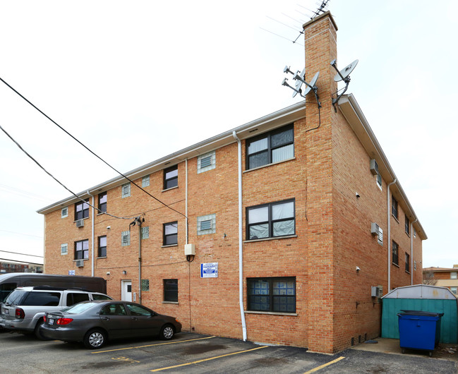 5525 N Delphia Ave in Chicago, IL - Building Photo - Building Photo