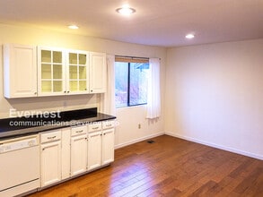 2542 174th Ave NE in Redmond, WA - Building Photo - Building Photo