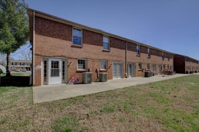 810 Golf View Pl in Clarksville, TN - Building Photo - Building Photo